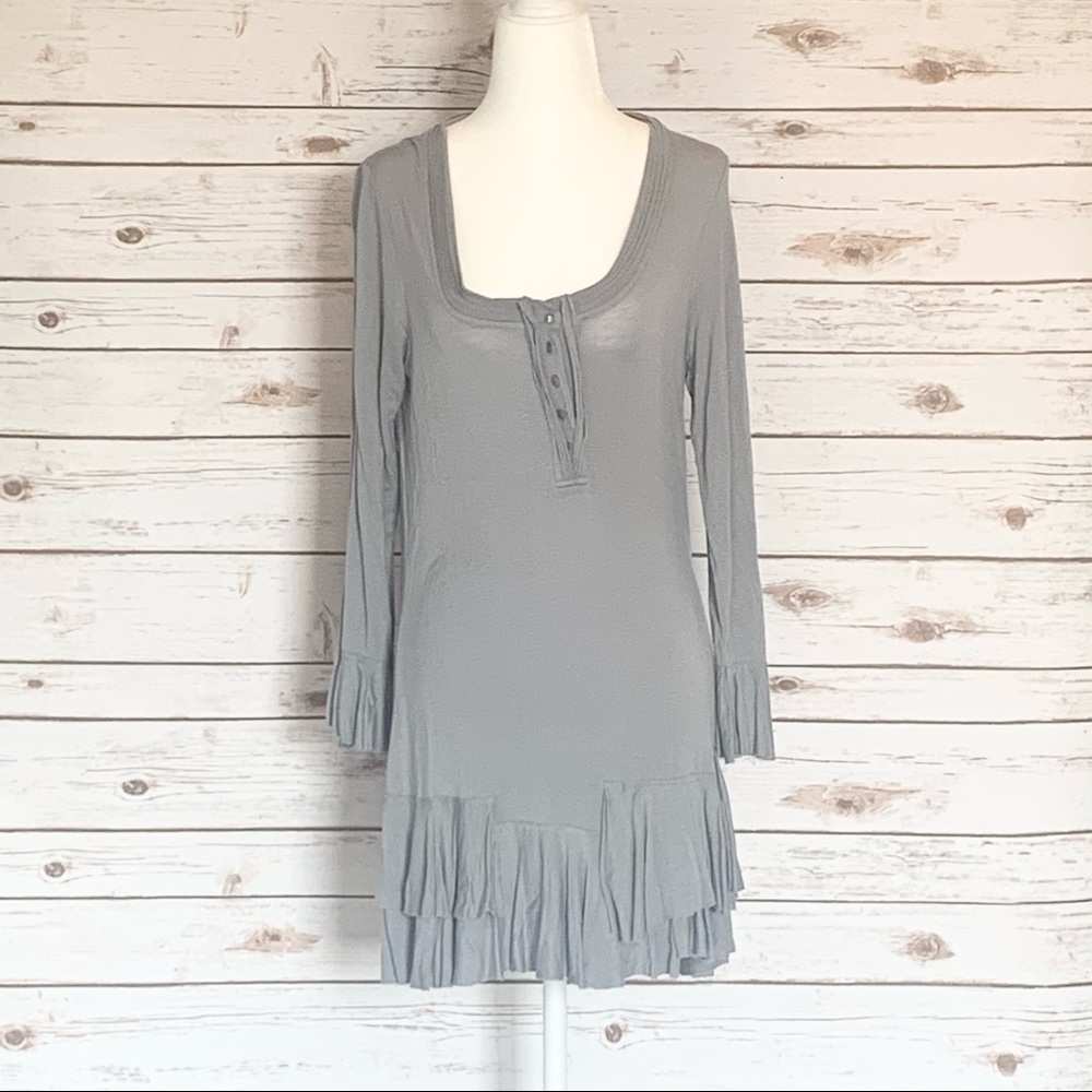 V CRISTINA LONG SLEEVED GRAY TUNIC TOP WITH RUFFLE